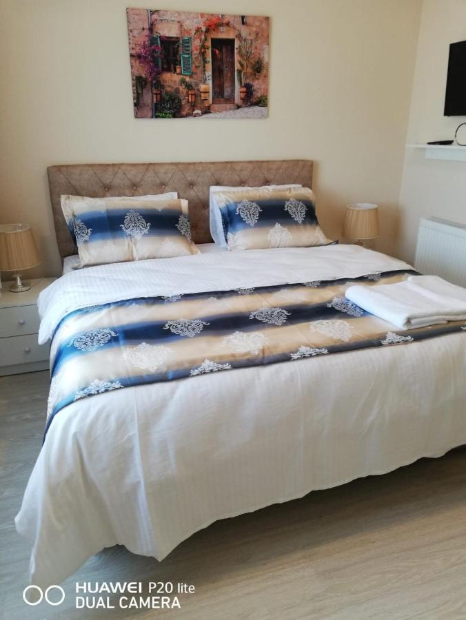 Canan Dağdeviren Suits Avcılar Buitenkant foto